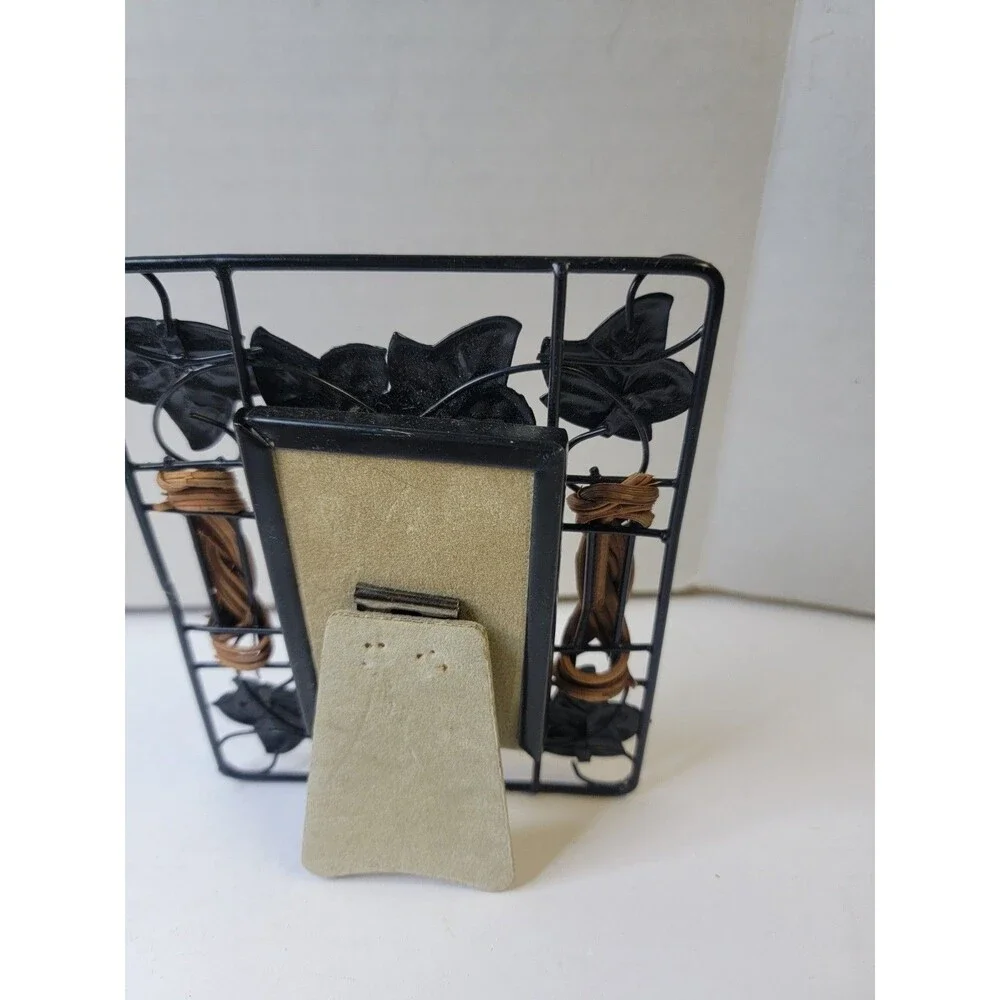 Vintage Style Black Metal Ivy Leaf Picture Frame Woven Rattan Accent 5.5 Inch